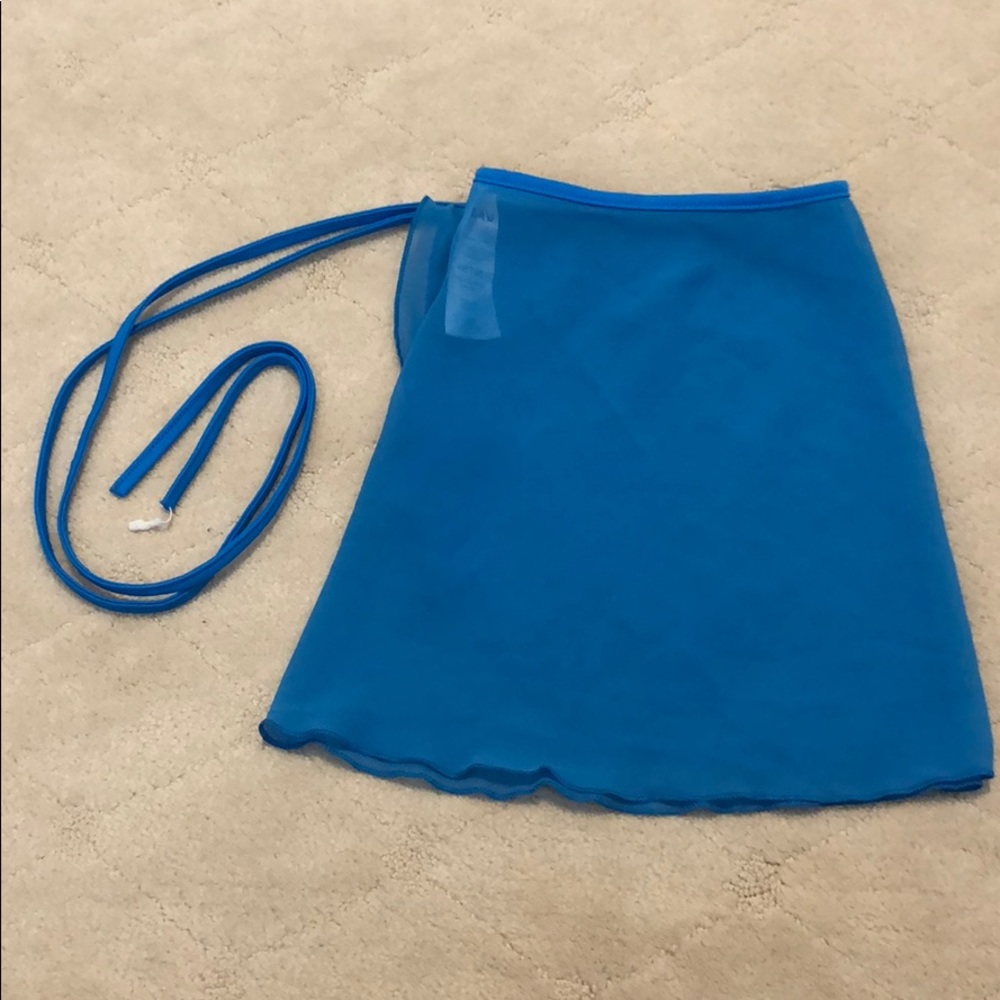 GUC DANCE WRAP SKIRT
